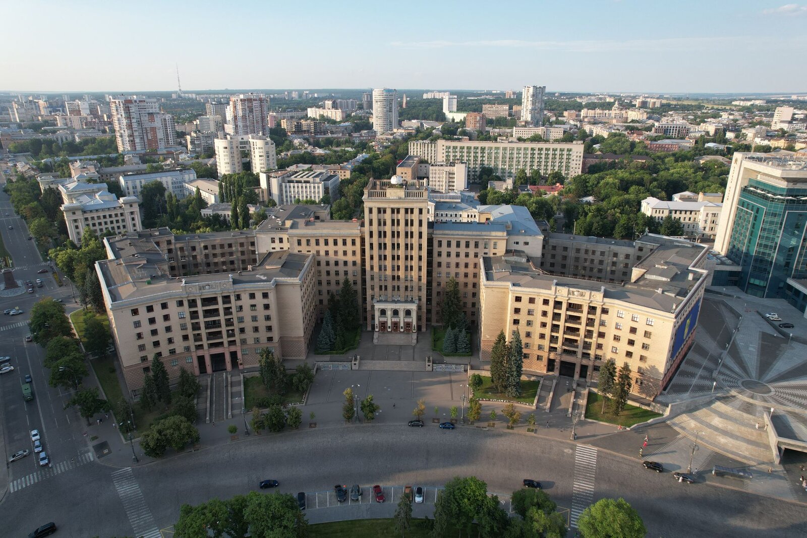 площа Свободи та Держпром